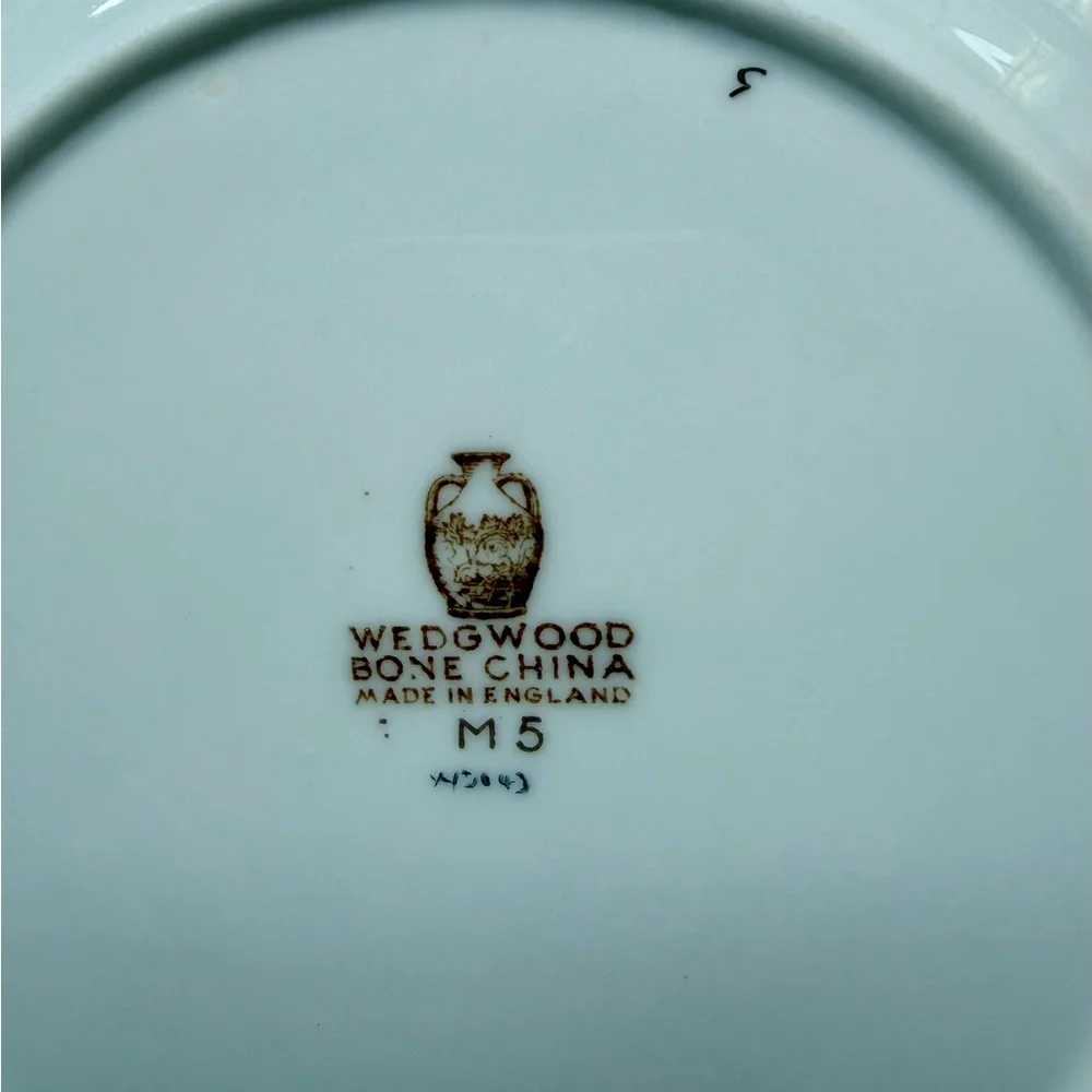 Wedgewood Posey Spray Salad Plate